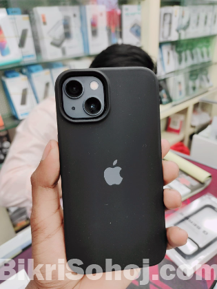 iPhone 13 midnight colour